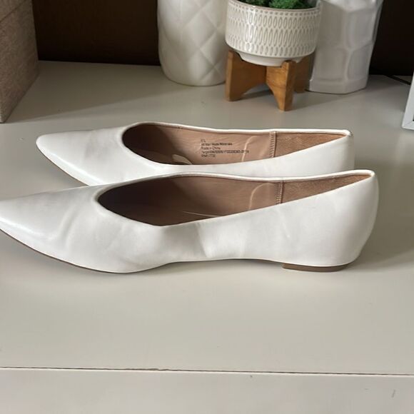 A new day white flats size 8.5 - Picture 6 of 8